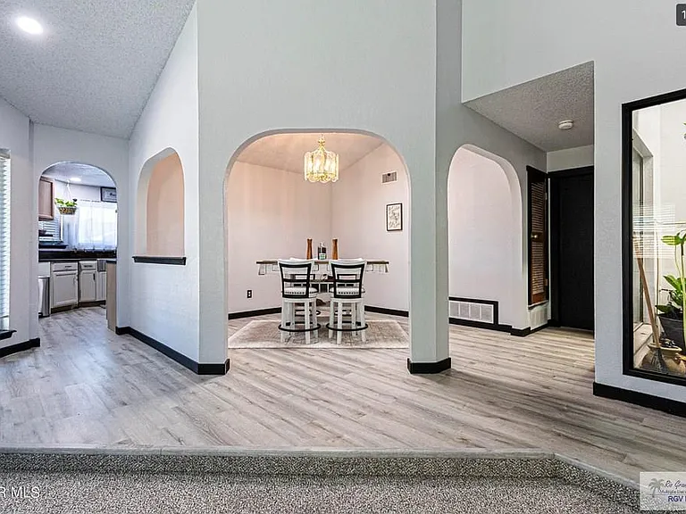 1684 Bing Crosby Dr — Photo 11