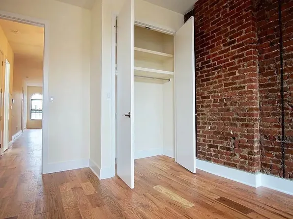 1273 Rogers Avenue image 6 of 9