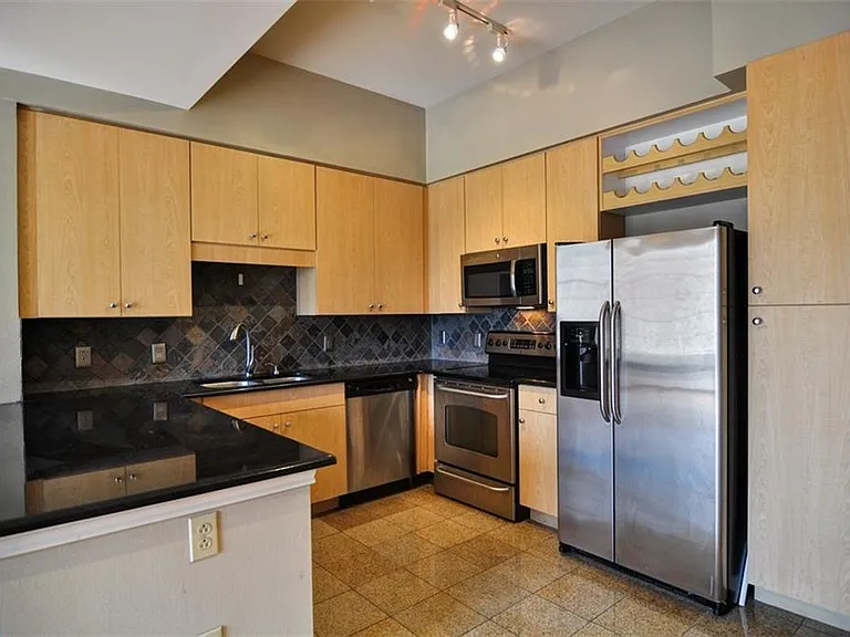 3225 Turtle Creek Blvd #929 — Photo 25