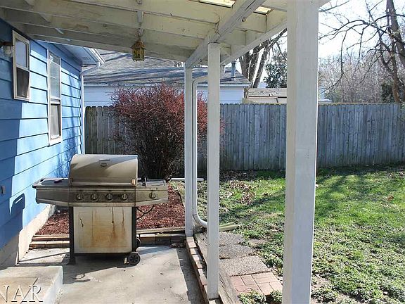 4th image of 1314 N Linden St