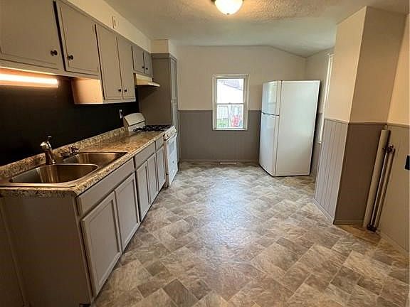 4th image of 409 Ross St