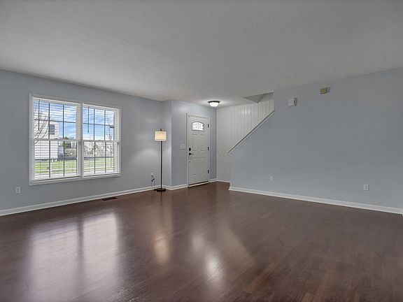 3rd image of 480 Wheatfield Dr