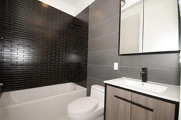 Rented by EXR | media 24