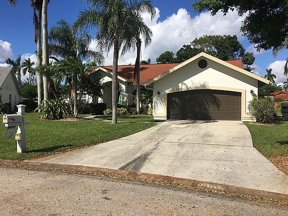 2nd image of 8891 Banyan Cove Cir
