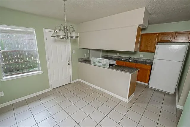 19 Houmas Pl #D — Photo 11
