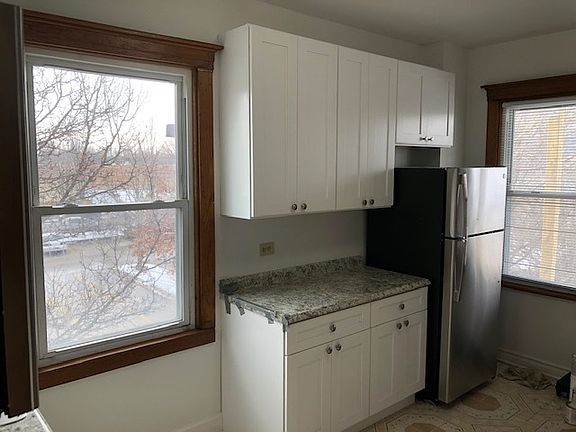 4th image of 7144 S Ellis Ave #2