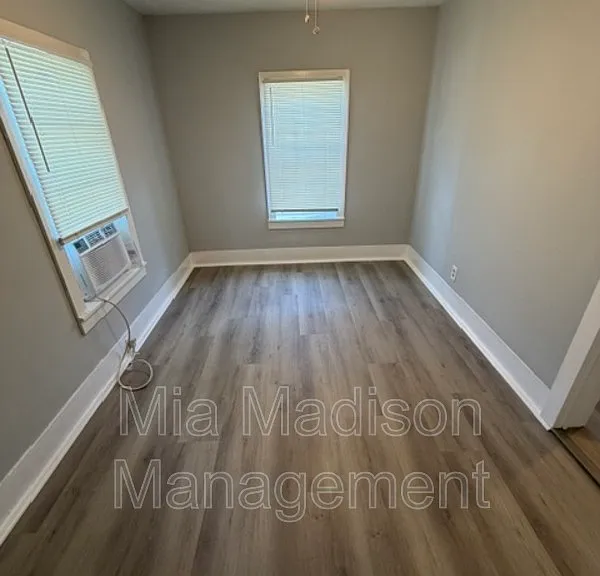 1511 Richards St — Photo 3