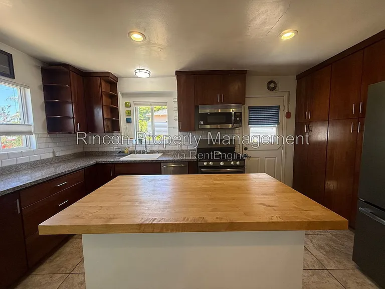238 Douglas Ave — Photo 5