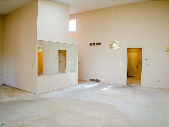 5th image of 1947 Brookwood Dr