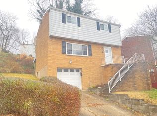 24 Elizabeth St, Mount Oliver, PA 15210