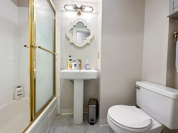 5th image of 319 Dartmouth St APT 3