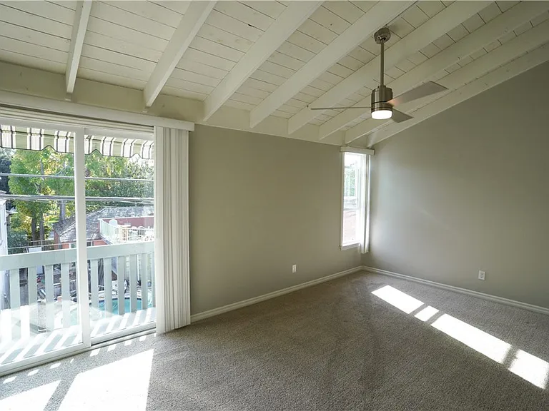 320 12th St #12 — Photo 18
