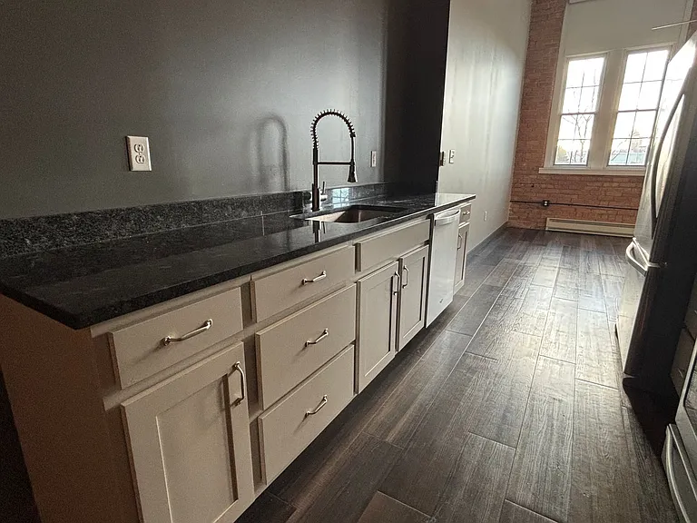 Oak Knitting Mill Apartments Franklin Square Available — Photo 14