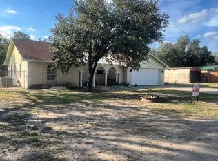 1715 Geneva Hts, Three Rivers, TX 78071