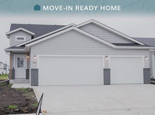 914 David Dr, Grand Forks, ND 58202