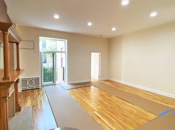 130 West 75th Street image 2 of 12