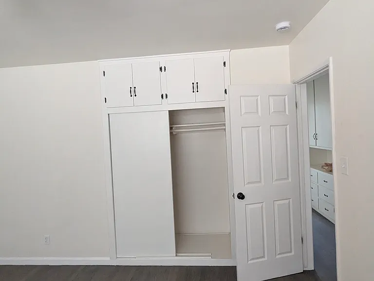 9236 California Ave — Photo 4