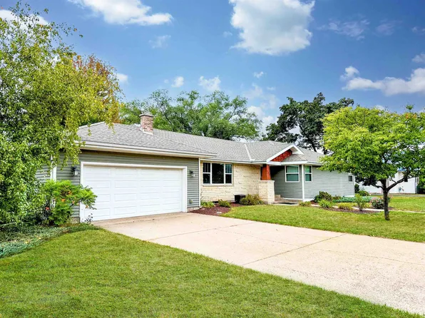 933 S Dousman St, Prairie Du Chien, WI 53821