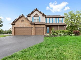 1852 Iris Ct, Grove City, OH 43123