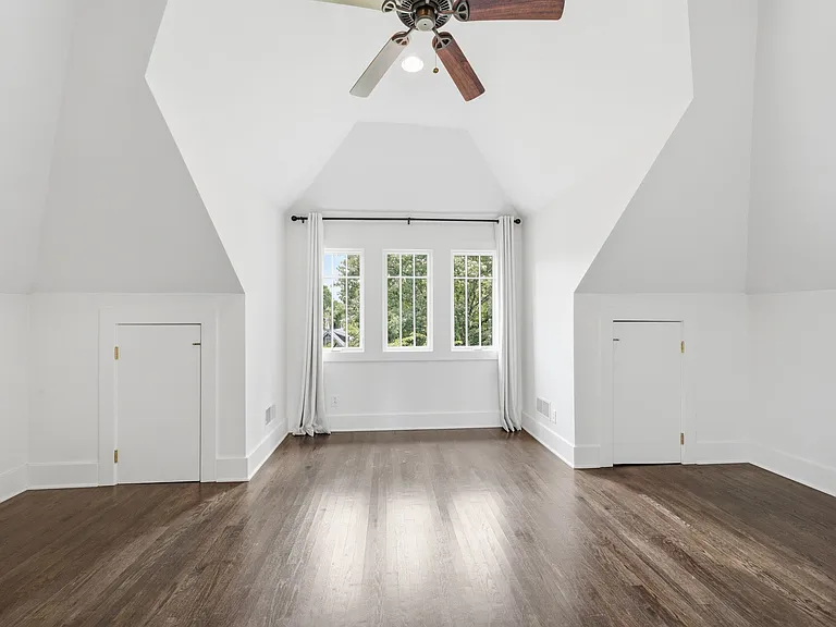 227 Carden Ave — Photo 50