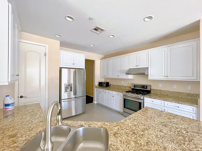 14430 Serenade Dr — Photo 4