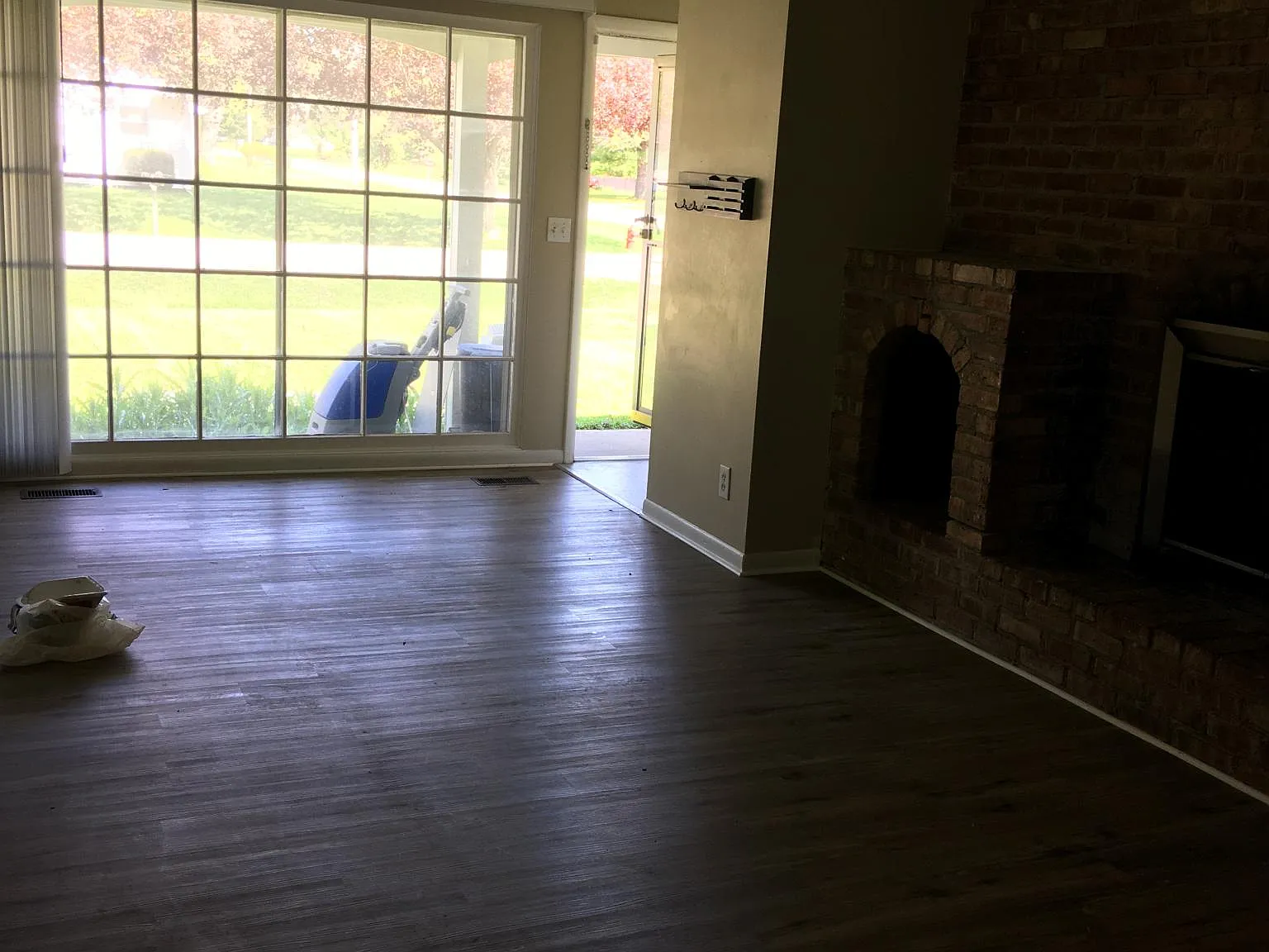 3 bed, 1200 sqft, $1,600 — Photo 2