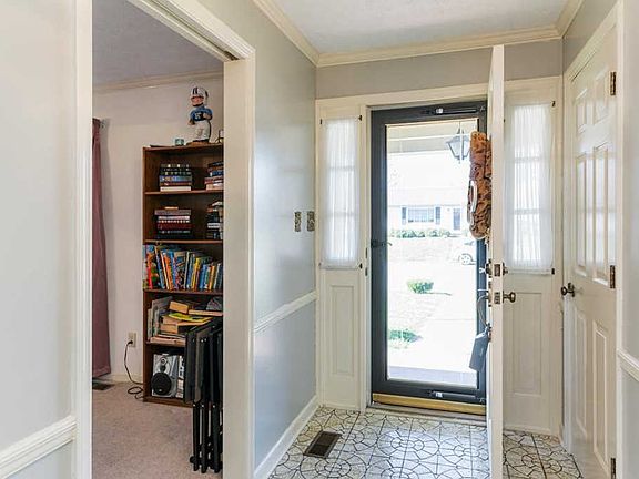 5th image of 111 Millstone Dr