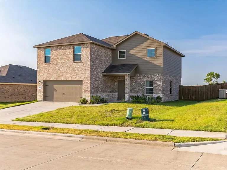 3124 Sweetwater Way — Photo 3