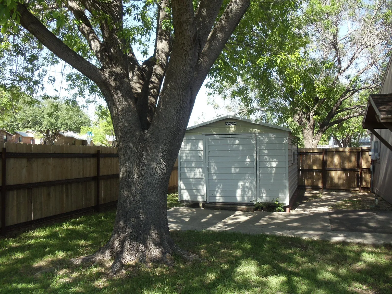 2 bed, 1.5 bath, 1000 sqft, $1,275 — Photo 3