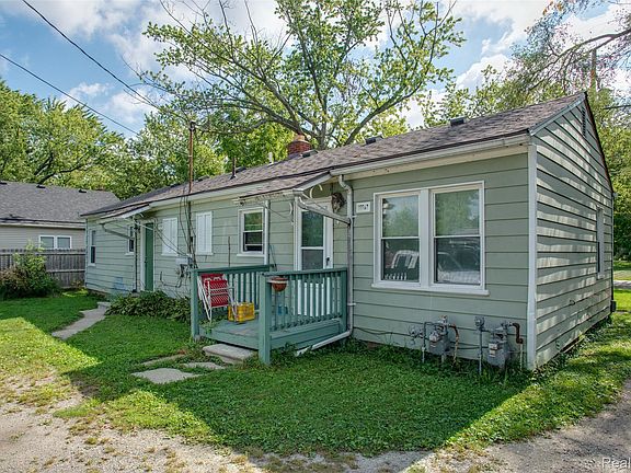 2nd image of 15597 Norway St