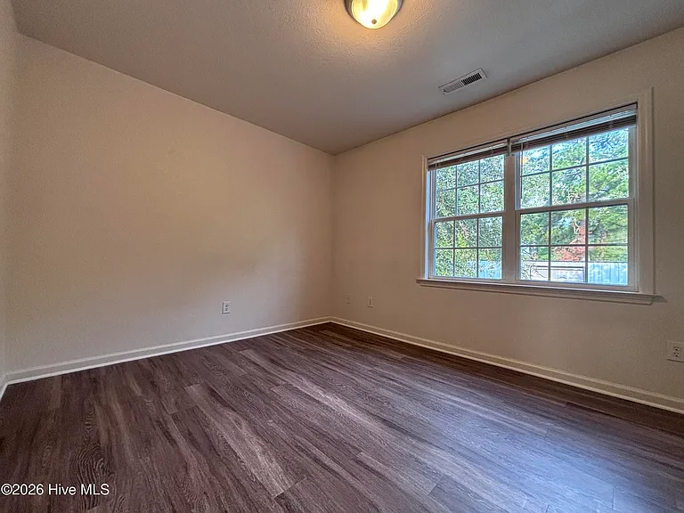 60 Rainbow Rd #3 — Photo 12