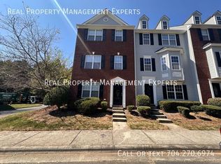 10076 Treeside Ln, Matthews, NC 28105
