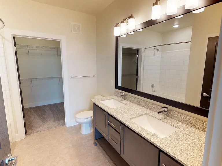 The Kirkwood Apartments at Edgewood — Photo 32
