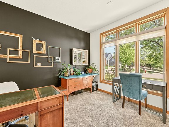 4th image of 1900 Scenic Point Ln SW