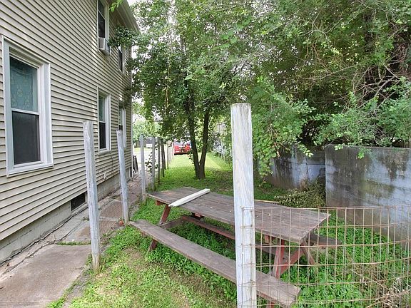 2nd image of 428 7th St