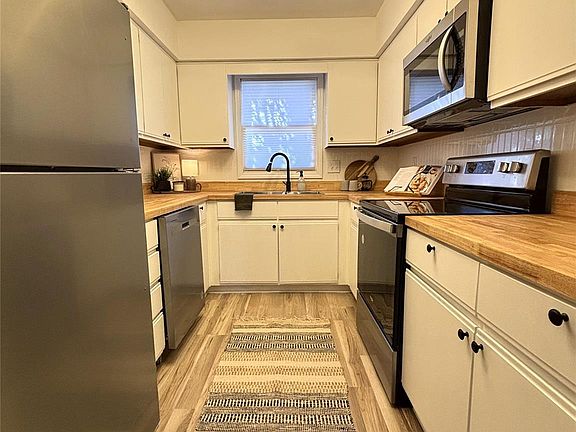 5th image of 715 21st Ave NE