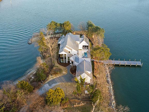 2nd image of 1201 Eden Ln