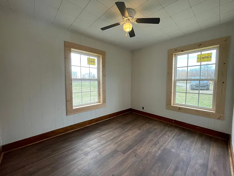 555 Hopewell Rd — Photo 12