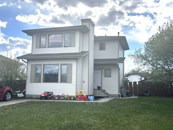 16 E Wood Dr, Whitecourt, AB T7S 1R1