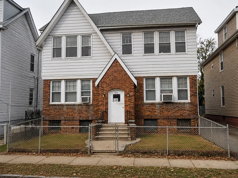 105 N 15th St #1R — Photo 9