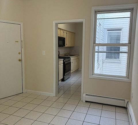 3rd image of 12 Paterson St #3L