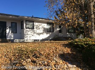 208 9th Ave E, Dickinson, ND 58601