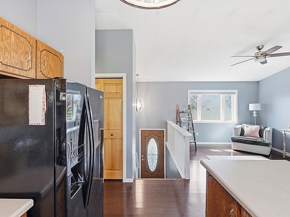 3rd image of 1917 Heritage Dr