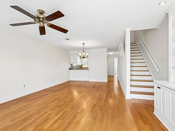 4th image of 2046 Sawmill Rd
