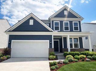 698 Gretchen Ln, Saline, MI 48176