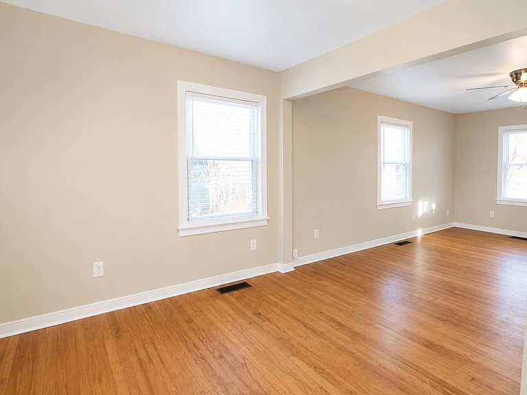 1116 S Adams St — Photo 4