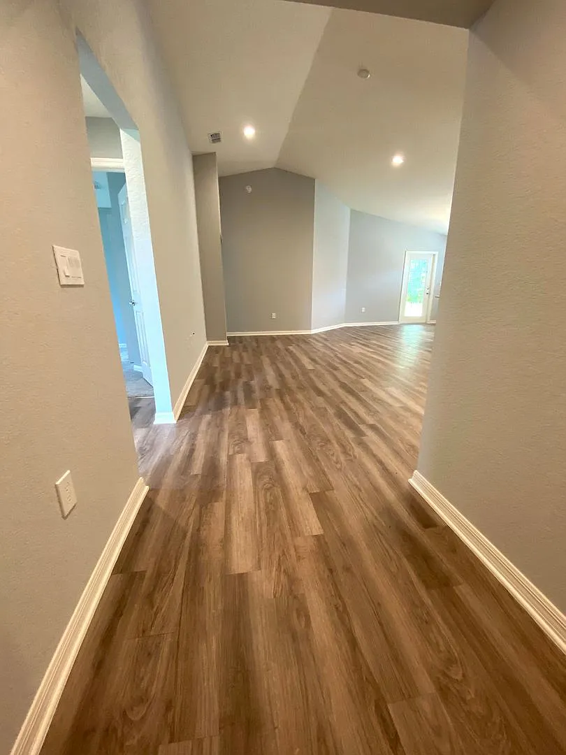 4-Bedroom, 2-Bathroom in Lakeland — Photo 1