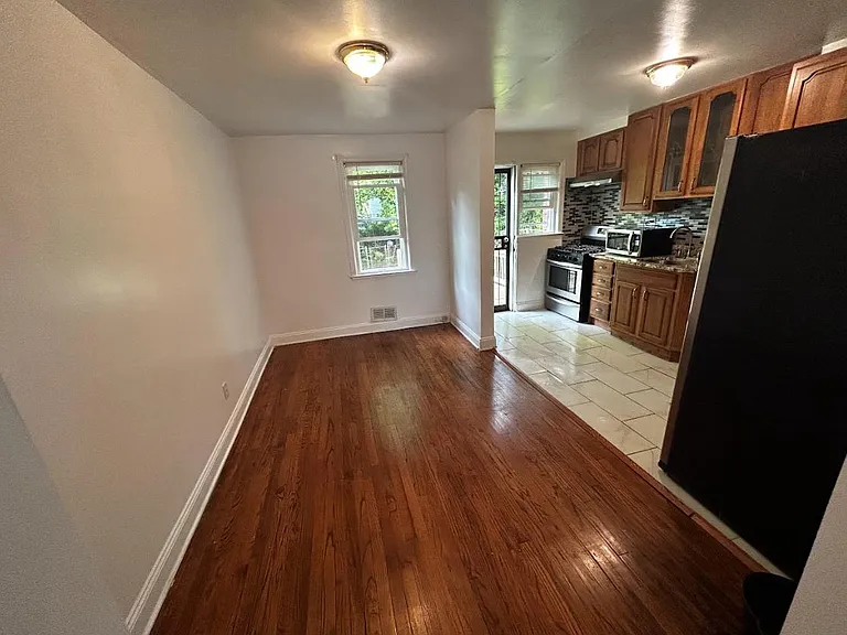 830 Montpelier St — Photo 3