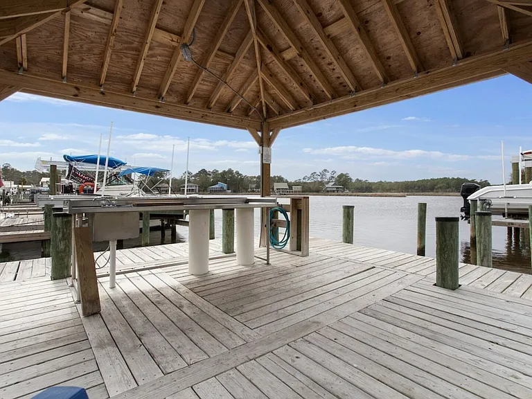 Beachview Dr — Photo 24