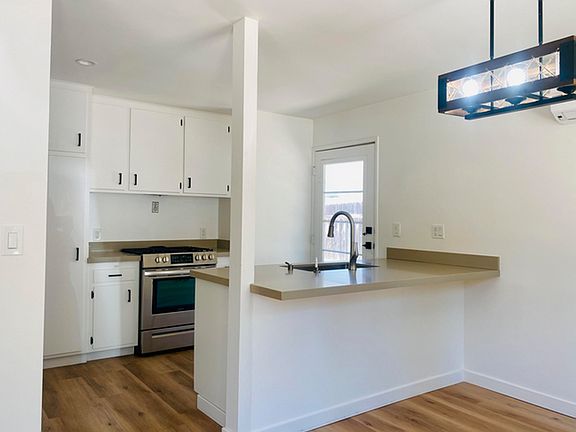 4th image of 107 E Eucalyptus St